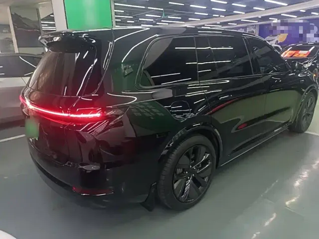 Li Auto L9 — Фото автомобиля 6