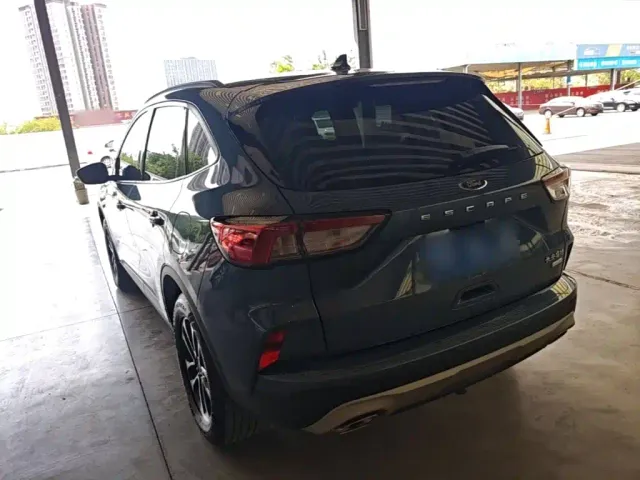 Ford Escape — Фото автомобиля 22