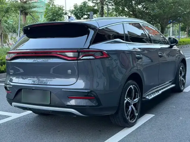 BYD Tang — Фото автомобиля 7