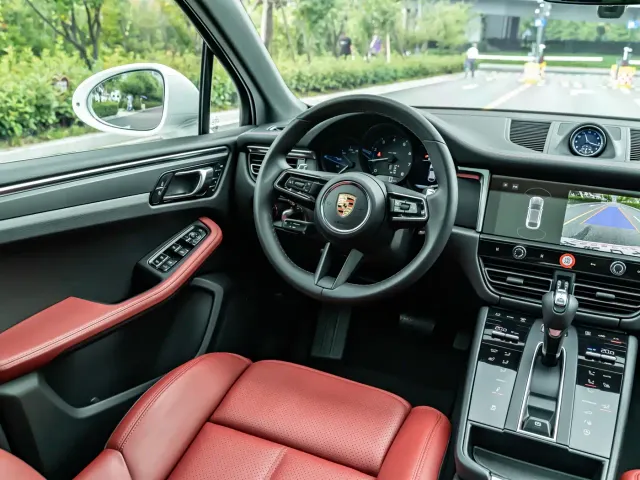 Porsche Macan — Фото автомобиля 19