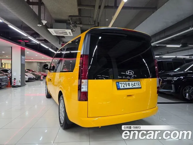 Hyundai Staria Staria Tourer 11 мест — Фото автомобиля 3