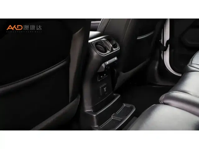 Jeep Wrangler — Фото автомобиля 9