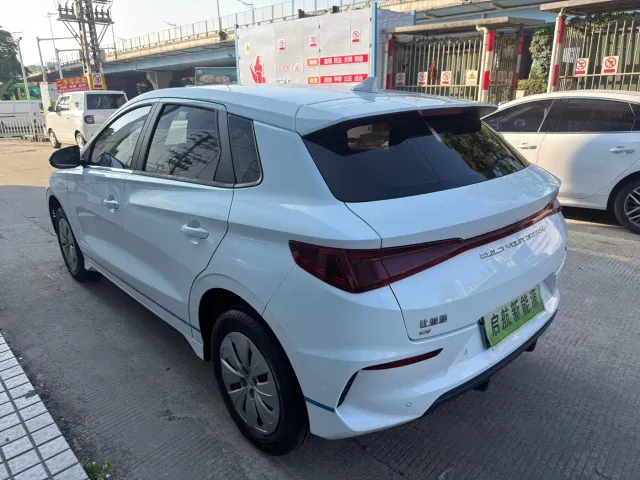 BYD e2 — Фото автомобиля 9
