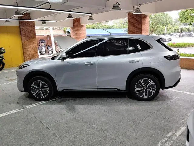 Geely Galaxy Starship 7 EM-i — Фото автомобиля 5