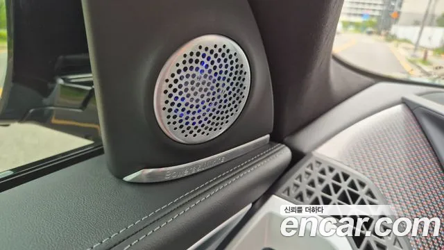 BMW XM — Фото автомобиля 13