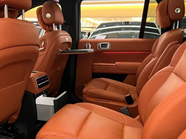 Li Auto L9 — Фото автомобиля 6