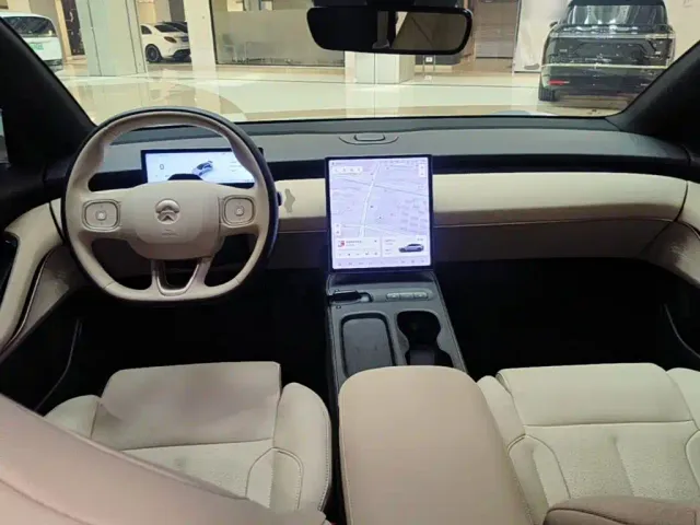 Nio ET5 Touring — Фото автомобиля 9