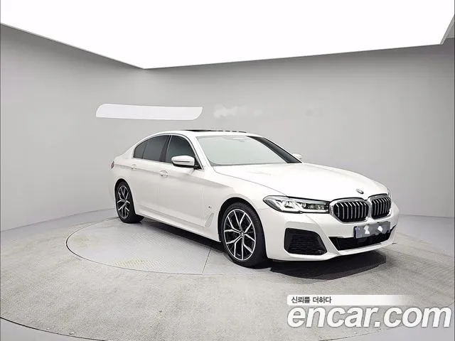 BMW 5-Series 5 серия (G30) 530i xDrive M Sport — Фото автомобиля 3