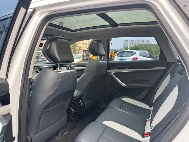 Geely Boyue L — Фото автомобиля 16