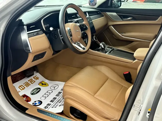 Jaguar XFL — Фото автомобиля 7