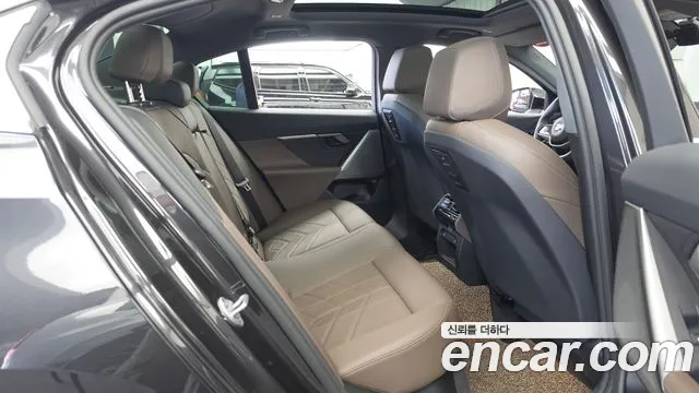 BMW 5 Series G60 — Фото автомобиля 18