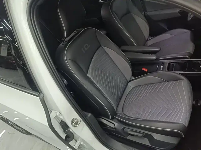 Volkswagen ID.3 — Фото автомобиля 24