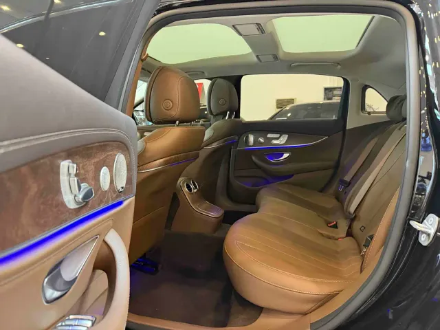 Mercedes-Benz E-Class — Фото автомобиля 9