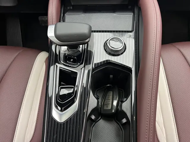 Geely Xingyue L — Фото автомобиля 15