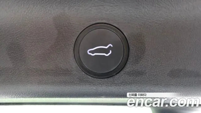 Tesla Model Y — Фото автомобиля 25