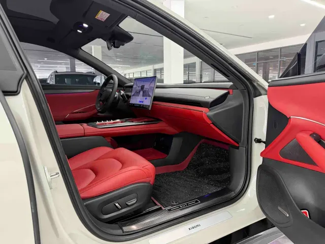 Xiaomi SU7 — Фото автомобиля 13