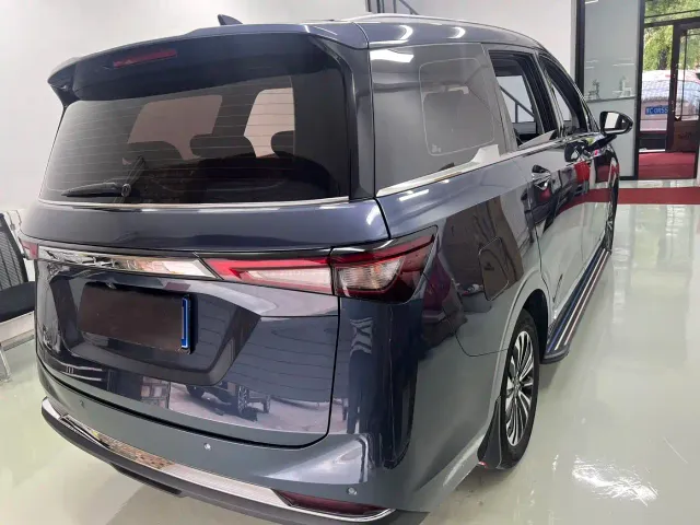 Wuling Jiachen — Фото автомобиля 4