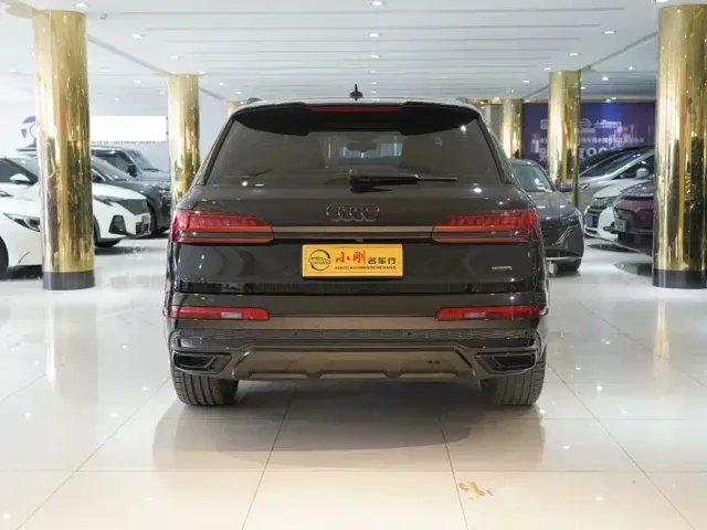 Audi Q7 — Фото автомобиля 16