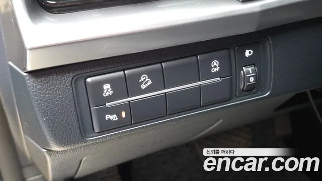 KG_Mobility_Ssangyong Rexton Новый Rexton Sport Дизель 2.2 4WD — Фото автомобиля 20