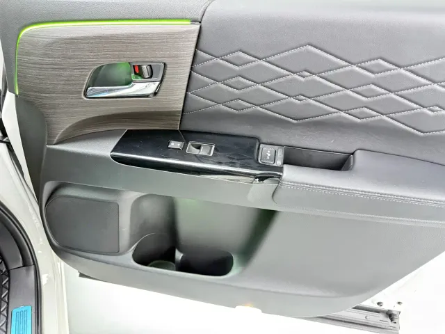 Honda Elysion — Фото автомобиля 12
