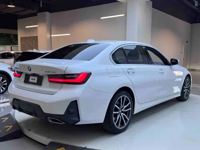 BMW 3 Series — Фото автомобиля 5