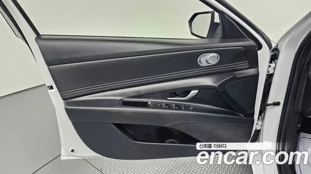 Hyundai AVANTE Modern — Фото автомобиля 24