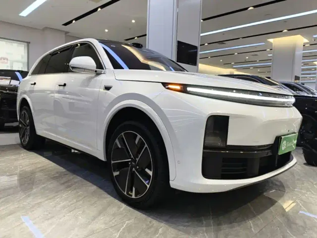 Li Auto L7 — Фото автомобиля 3