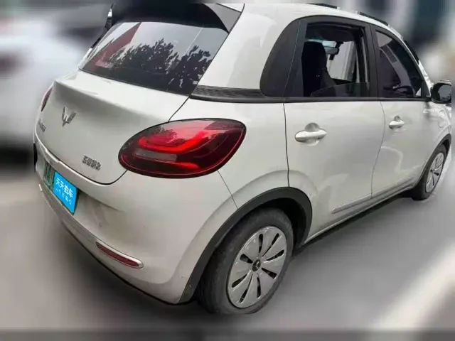 Wuling Bingo — Фото автомобиля 2