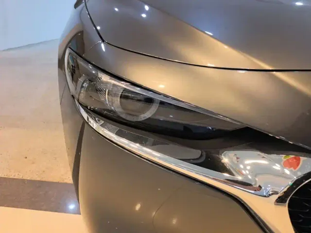 Mazda Axela — Фото автомобиля 9