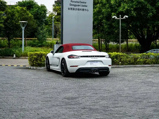 Porsche 718 — Фото автомобиля 10