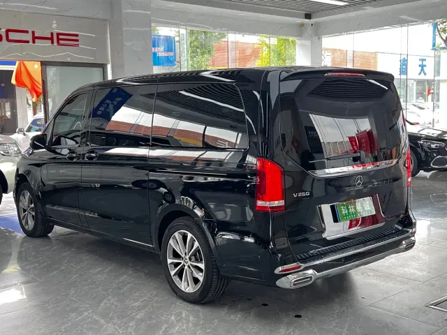 Mercedes-Benz V-Class — Фото автомобиля 6