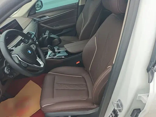 BMW 5 Series — Фото автомобиля 14