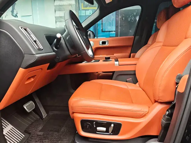 Li Auto L8 — Фото автомобиля 8