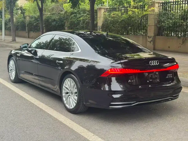 Audi A7L — Фото автомобиля 6