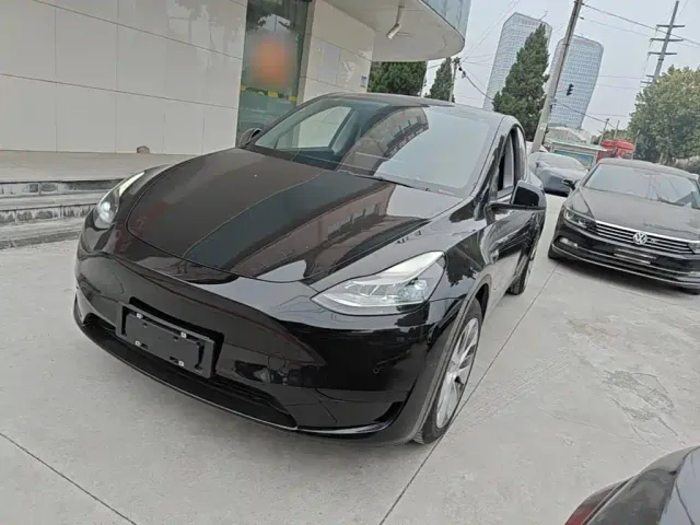 Фотография автомобиля — Tesla Model Y