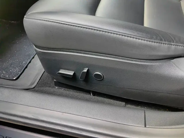 Tesla Model 3 — Фото автомобиля 12