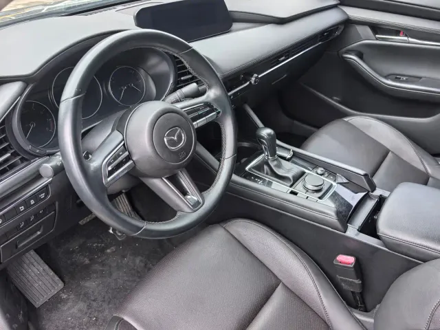Mazda Axela — Фото автомобиля 9