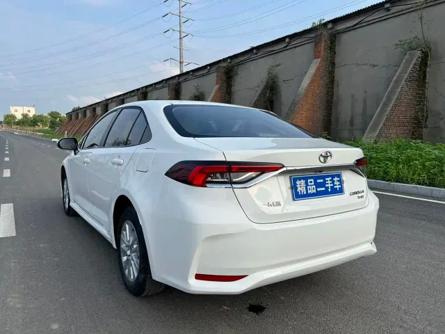 Toyota Corolla — Фото автомобиля 5