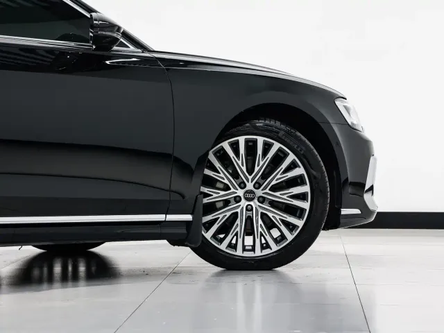 Audi A8 — Фото автомобиля 21
