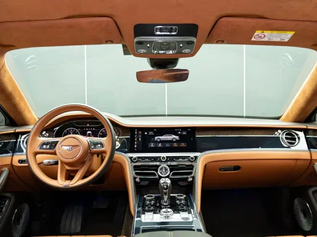 Bentley Flying Spur — Фото автомобиля 18
