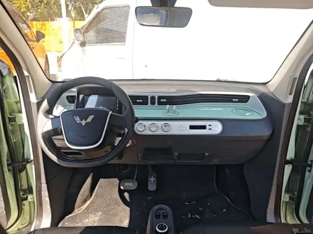 Wuling Hongguang Mini EV — Фото автомобиля 9