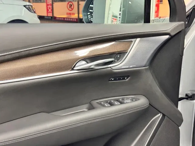 Cadillac XT6 — Фото автомобиля 11