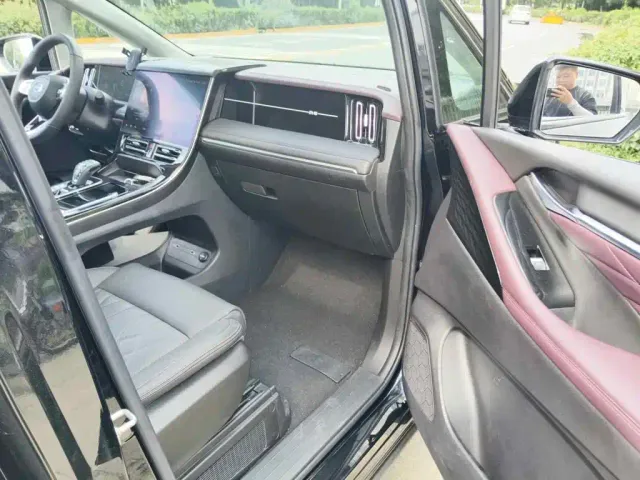 GAC Trumpchi M8 — Фото автомобиля 12