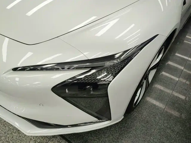 IM Motors L7 — Фото автомобиля 23