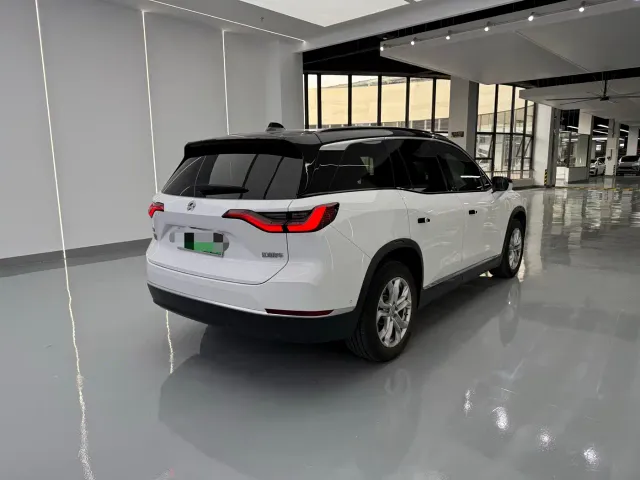 Nio ES8 — Фото автомобиля 15