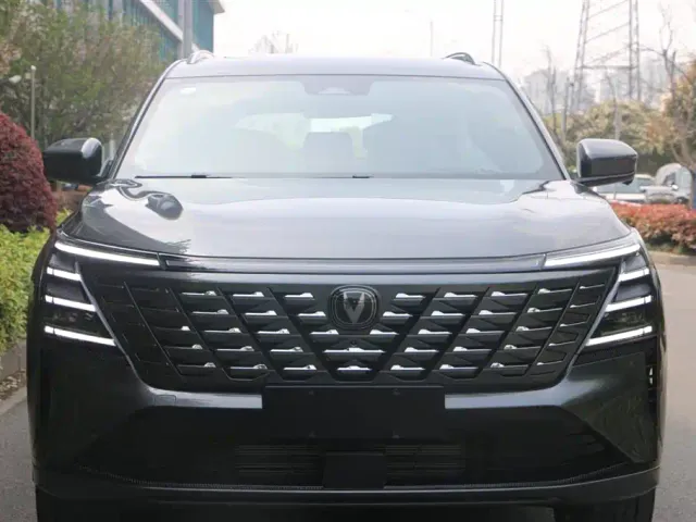 Changan CS75 Plus — Фото автомобиля 8