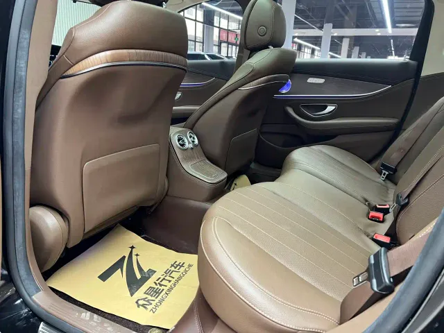 Mercedes-Benz E-Class — Фото автомобиля 7