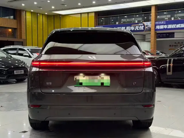 Li Auto L7 — Фото автомобиля 5