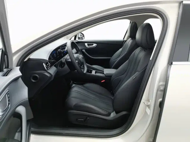 Roewe D7 — Фото автомобиля 10