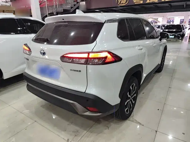 Toyota Frontlander — Фото автомобиля 6